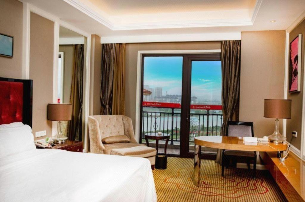 Haiyang Shenglong Jianguo Hotel Fengcheng  Экстерьер фото