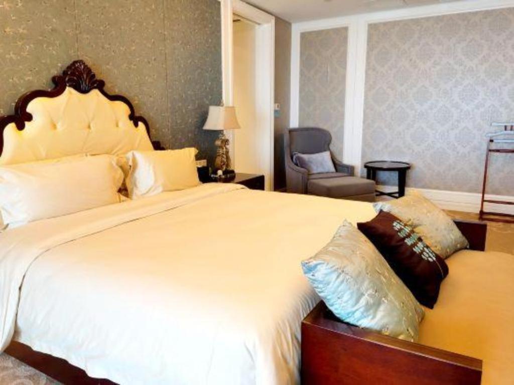 Haiyang Shenglong Jianguo Hotel Fengcheng  Экстерьер фото